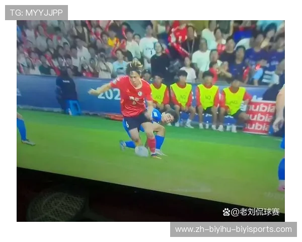 足球灯光调试是否能保证夜间比赛时球员与裁判的视野清晰度 足球灯光调试是否能保证夜间比赛时球员与裁判的视野清晰度